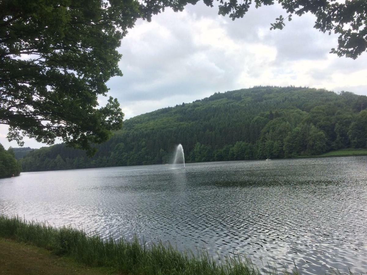 Blick In Die Suedeifel Biersdorf am See Exterior photo